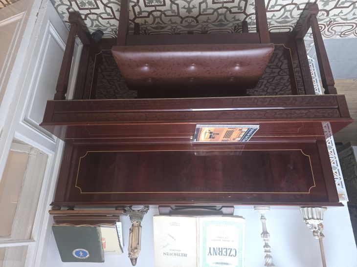 Vendo piano vertical caoba con tratamiento antipol - Image5
