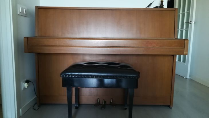 Piano vertical Yamaha años 70 - Imagen6