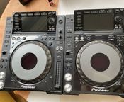 Un par de Pioneer CDJ 2000 Nexus
 - Imagen