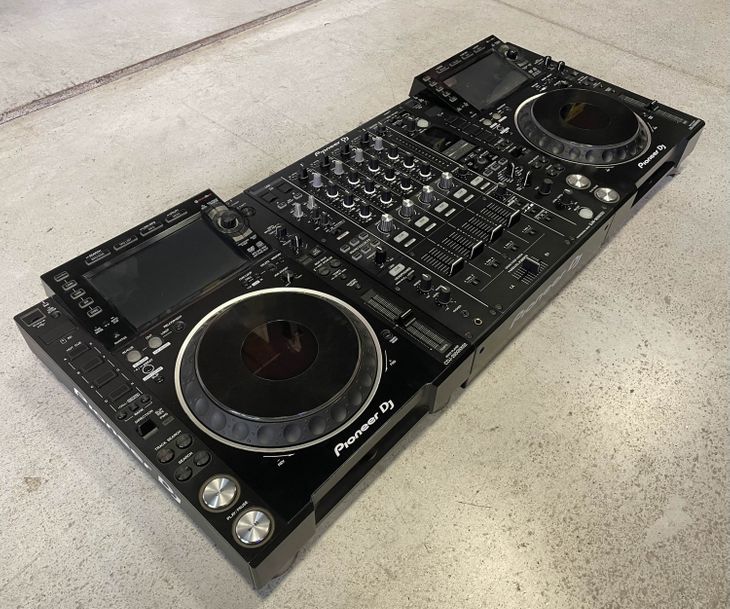 2x CDJ2000NXS2 + 1x DJM900NXS2 - Imagen5