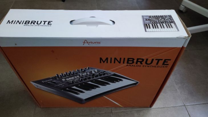 Arturia Minibrute - Image4