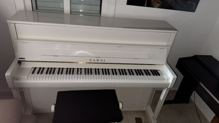 Piano Kawai K-200 WH/P - Imagen por defecto