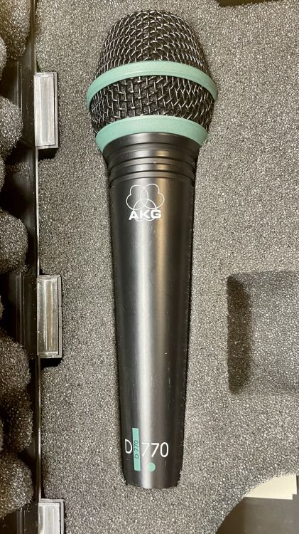 Micrófono dinámico AKG D770 - Imagen por defecto