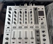 Pioneer DJM-700 (Plateada) - Imagen