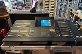 Yamaha M7CL with flight case and PW800W - Bild