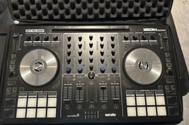 Reloop Mixon 4, estuche rígido y Reloop NEON - Imagen