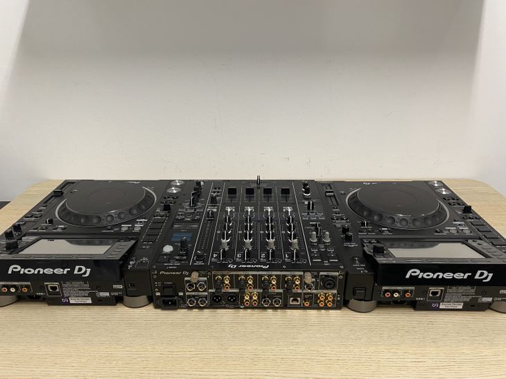 Pioneer DJ DJM900NXS2 + 2x CDJ2000NXS2 - Imagen3