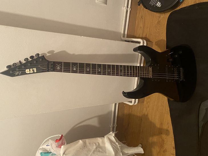 Vendo LTD KH-602 con Set EMG 81-85 - Imagen por defecto