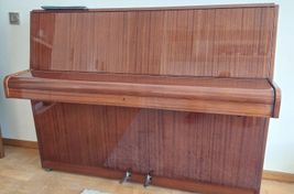 VENDO PIANO PARED MARCA RÖNISCH - Imagen