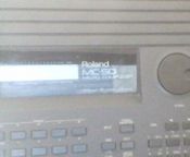 Roland MC 50 und ich machen keine Sendungen, ich liefere es per Hand.
 - Bild