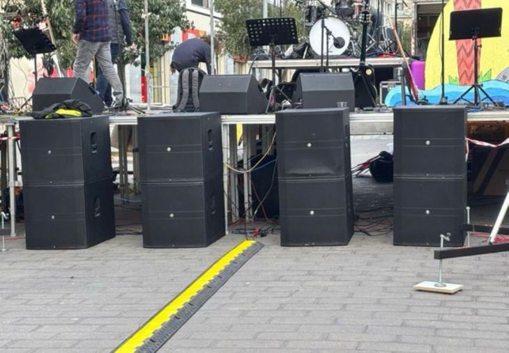 LINE ARRAY MACKIE 28.000WTS - Imagen2