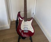 Peavey Raptor Plus Stratocaster electric guitar
 - Image