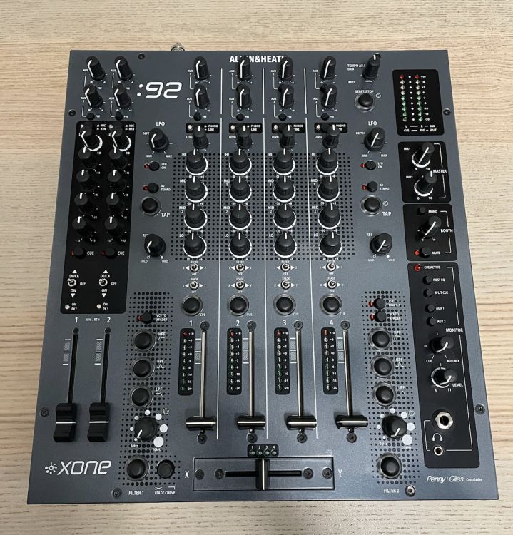 Allen and Heath Xone 92 - Imagen por defecto