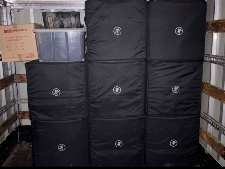LINE ARRAY MACKIE 28.000WTS - Imagen por defecto