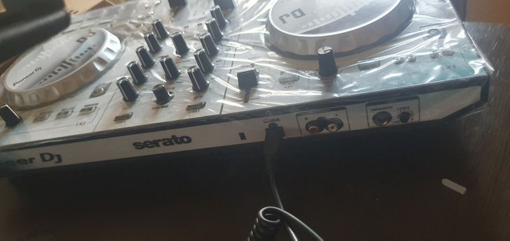 Lo vendo por que quiero un controlador de gama alt - Imagen3