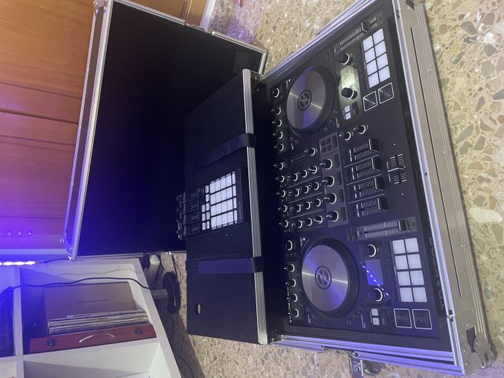 Traktor S4MKIII/Flightcase/Decksaver/F1 - Imagen por defecto