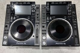 2x Pioneer DJ CDJ-2000NXS2 + Flightcases - Image