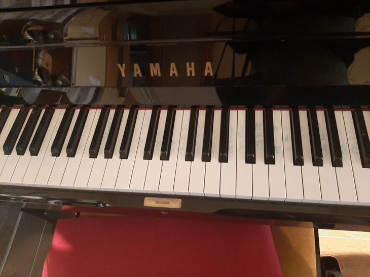 Piano Yamaha U1 negociable - Imagen por defecto