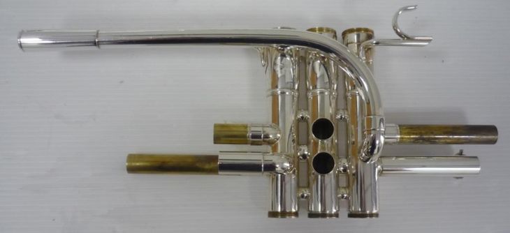 Trompeta Mib/Re Yamaha Custom 9610 Plateada - Imagen3