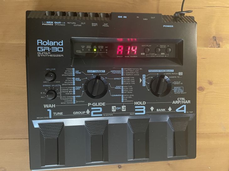 ROLAND GR-30 -Sintetizador para guitarras - Image3