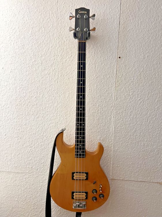 1979er Carvin LB50 inkl. Gurt und Bag oder Koffer - Immagine3