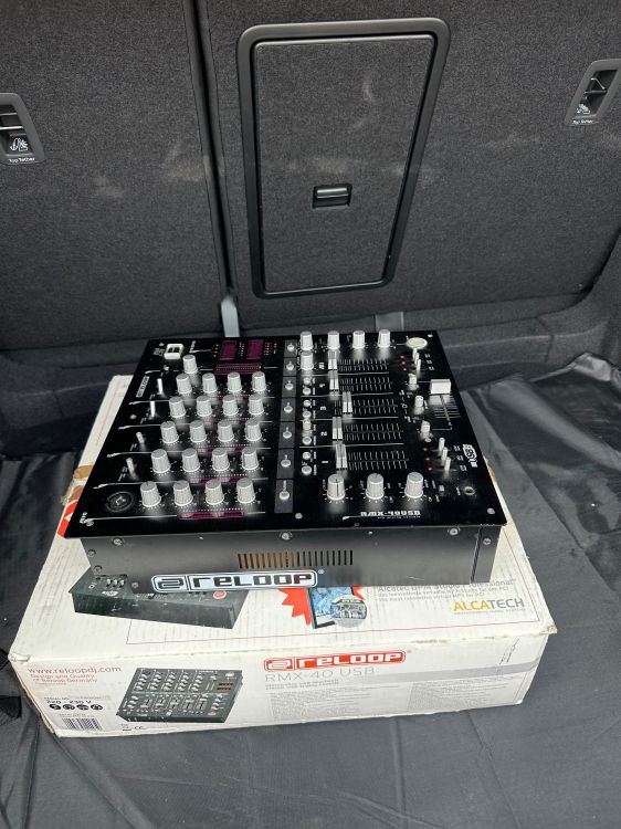 Mesa de mezclas Reloop RMX-40 USB – 4 canales - Image5