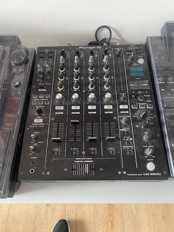 CDJ3000 & Pioneer DJM NXS2 mixer - Immagine3