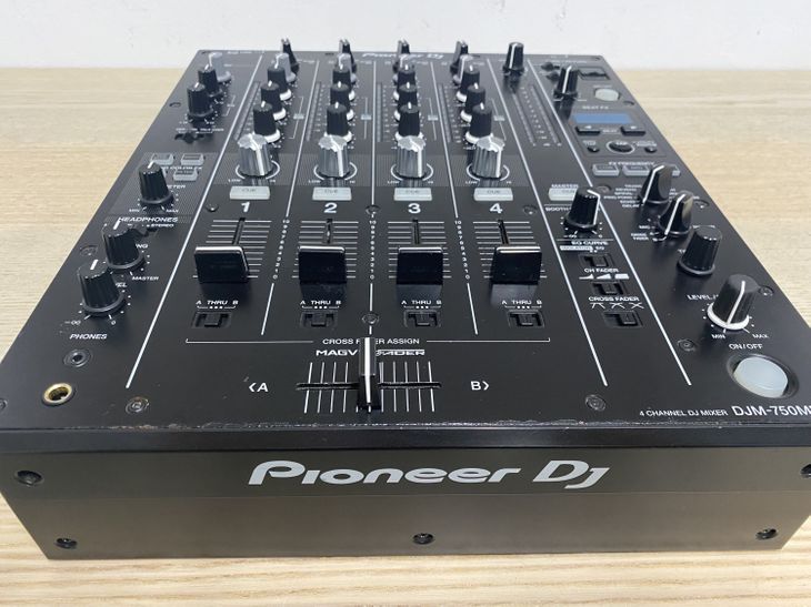 Pioneer DJ DJM-750MK2 - Imagen2