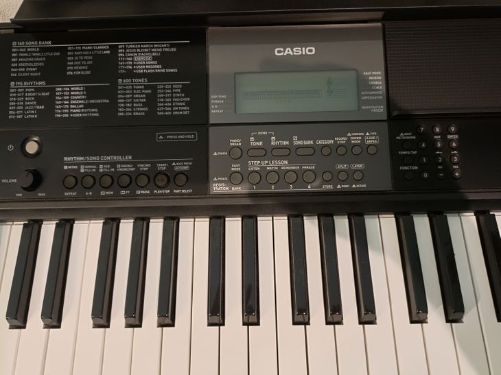 Clavier Casio CT-X800 avec 61 touches standard à…
