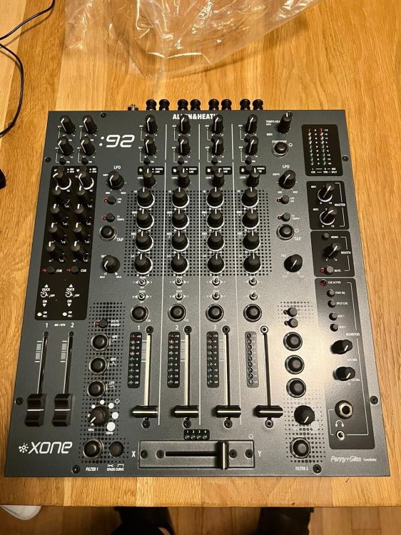 Allen & Heath Xone 92 DJ Mixer 2 Year Warranty - Imagen por defecto