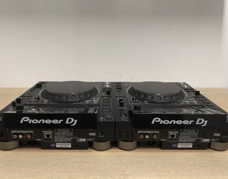 2x Pioneer DJ CDJ-2000 NXS2 + 1x DJM-A9 - Bild3