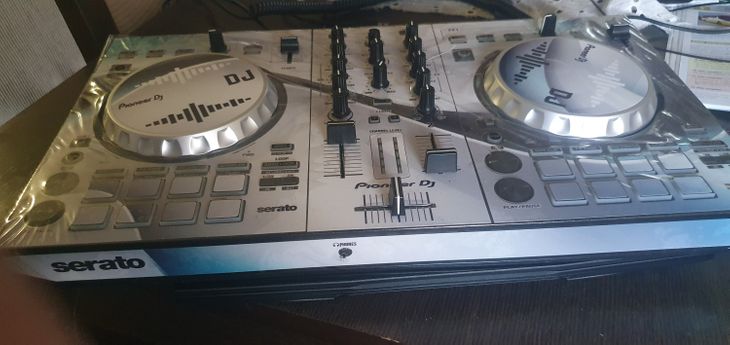 Lo vendo por que quiero un controlador de gama alt - Imagen2