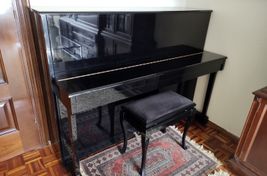 Piano vertical Yamaha LU-201C, año 1986 - Imagen