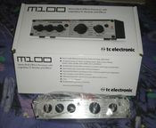 TC electronic M100 Stereo-Multieffektprozessor
 - Bild