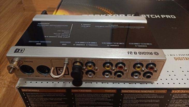 Xone 92 más Audio 8dj cables - Imagen por defecto