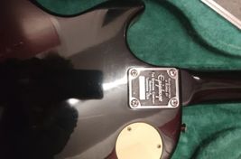 Guitarra Eléctrica Epiphone con Estuche - Imagen