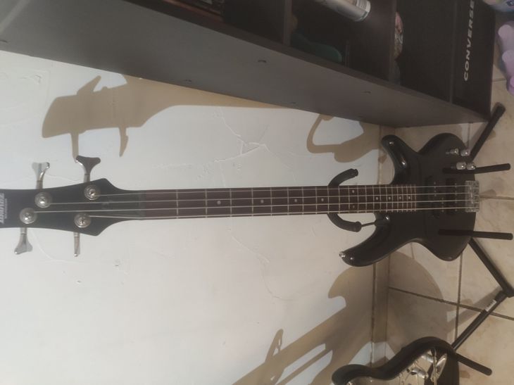 Ibanez GSR200-BK - Imagen por defecto