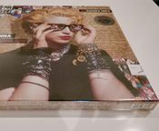 Madonna 50 numéros une édition édition arc-en-ciel
 - Image