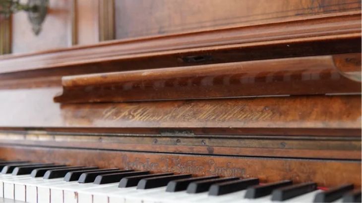 Precioso piano vertical original antiguo - Bild5