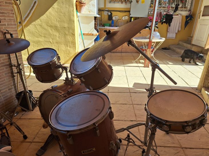 Kit de batería acústica completo profesional. - Imagen por defecto