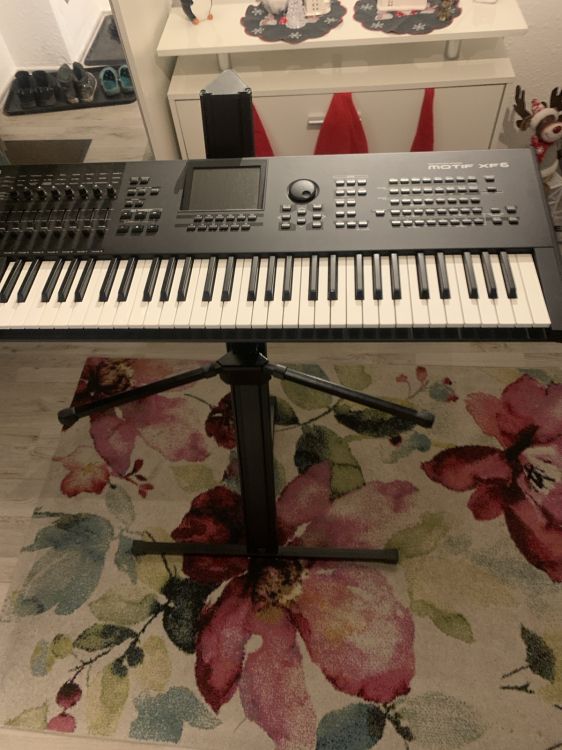 MOTIF XF6 mit Instrumentenständer - Imagen5