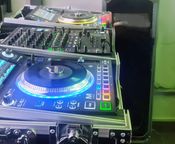 Consola/mezclador de reproductor DJ + Flight case
 - Imagen