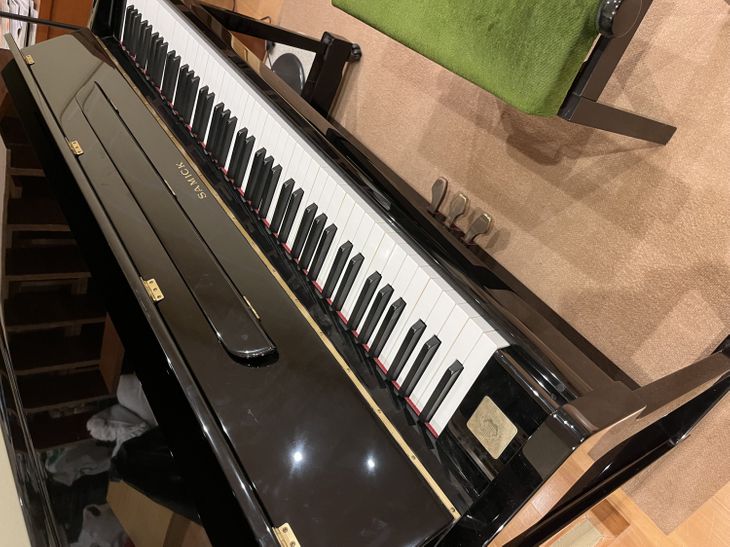 Piano vertical Samick Modelo JS-115 - Immagine3