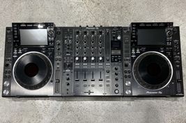 2x Pioneer DJ CDJ-2000NXS2 + DJM-900NXS2 - Image