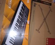 Vendo tastiera Yamaha PSR E263 con supporto - Immagine