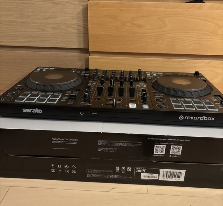 New Pioneer DDJ FLX10 with complete accessories - Imagen3