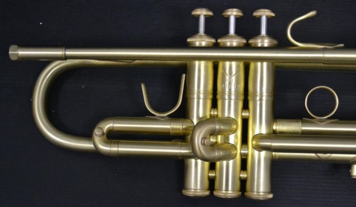 Trompeta Bach Stradivarius 72 estrella laca mate - Bild4
