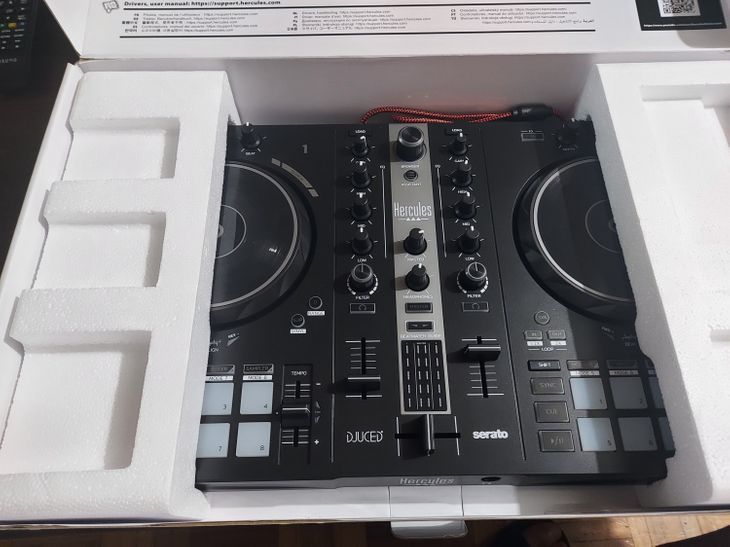 Controlador DJ Hercules Inpulse 300 MK2