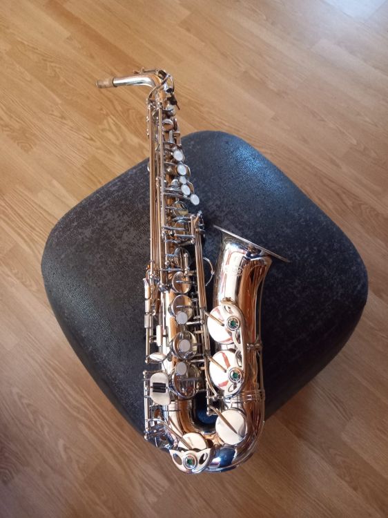 Saxo Alto - Imagen por defecto