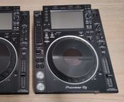 2x Pioneer DJ CDJ-2000 Nexus 2 con Decksavers
 - Immagine